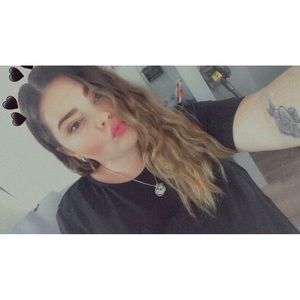 Meet your Posher, Emilee